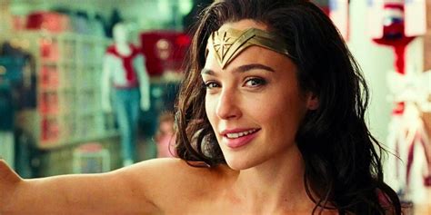 gal gadot wonder woman nudes|Wonder Woman NAKED scene: Gal Gadot pokes fun at THAT。